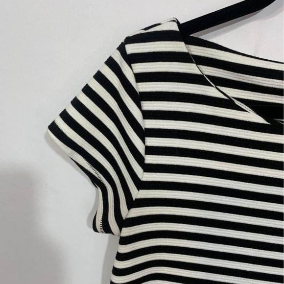 GAP woman’s black and white striped dress. Sheath dress. Size small. New… - Picture 3 of 6